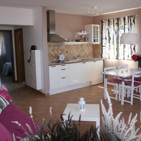 Apartments Roza Медулин Екстериор снимка