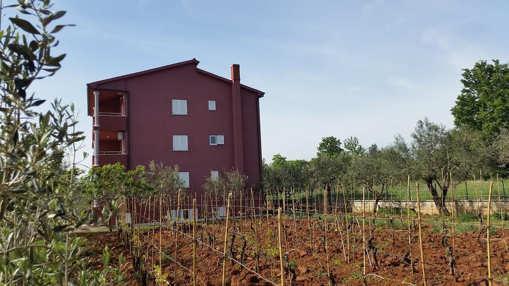 Apartments Roza Медулин Стая снимка