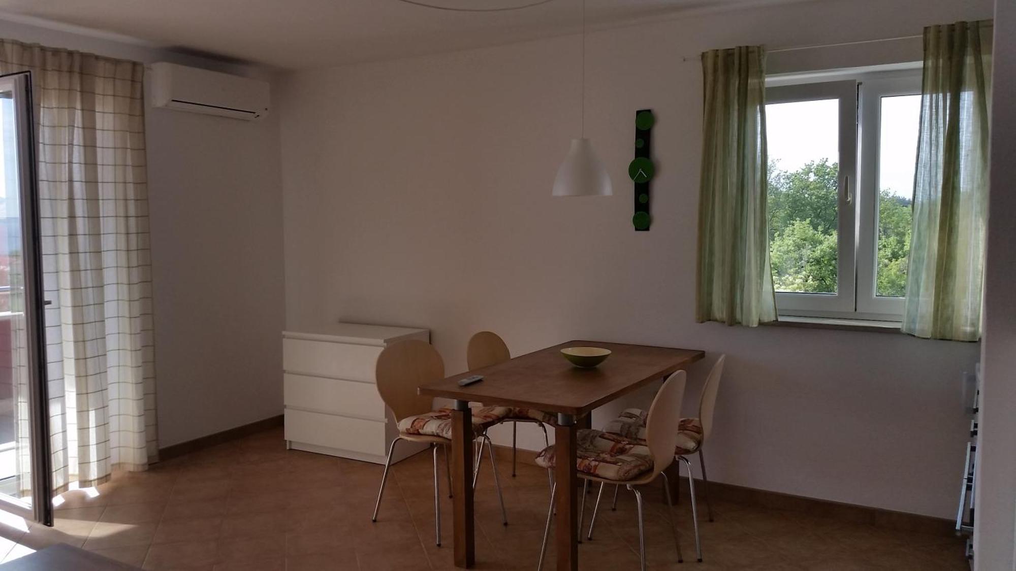 Apartments Roza Медулин Стая снимка