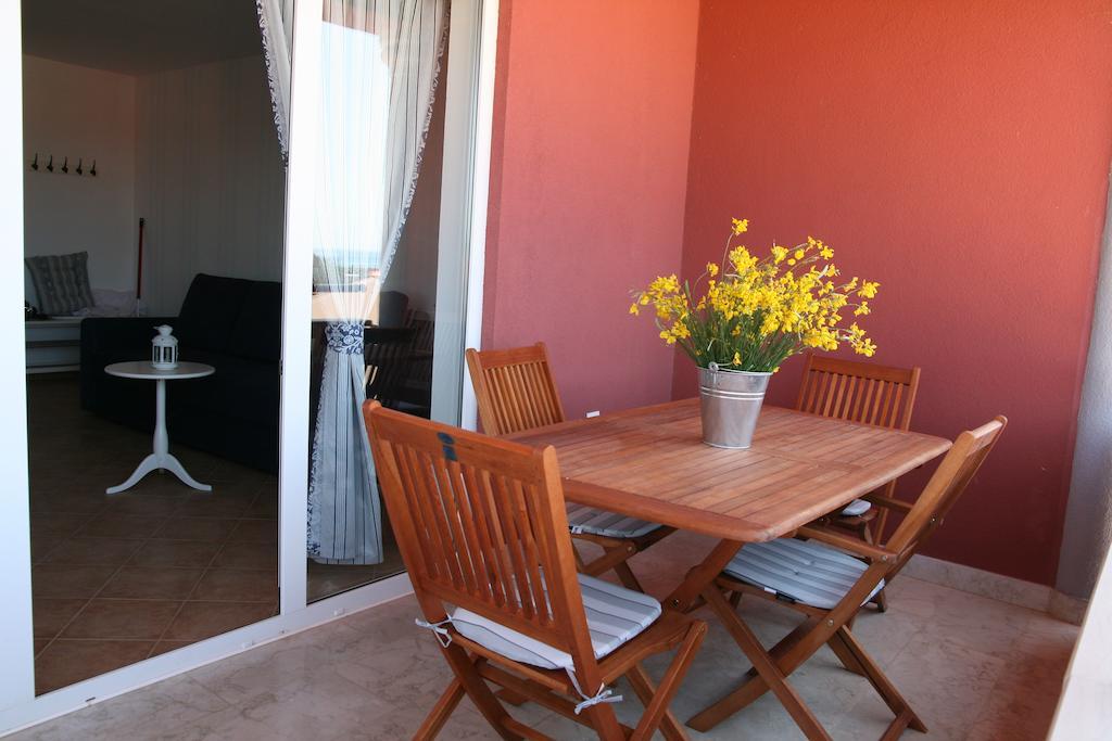 Apartments Roza Медулин Стая снимка
