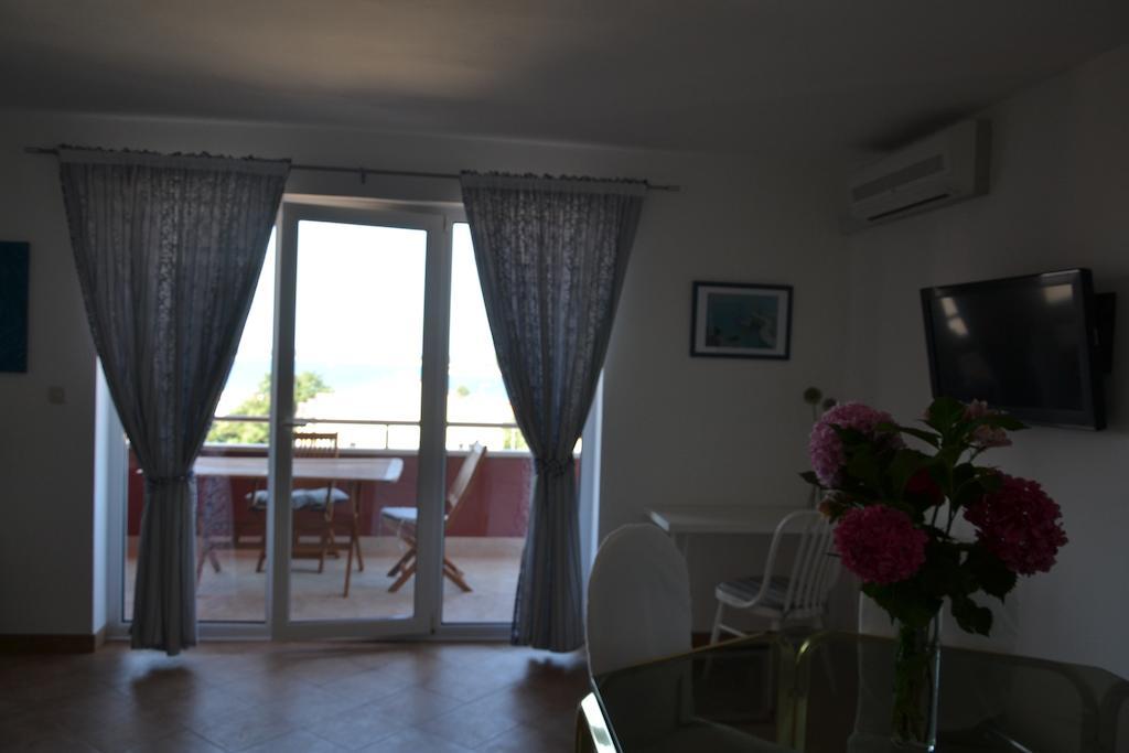 Apartments Roza Медулин Стая снимка
