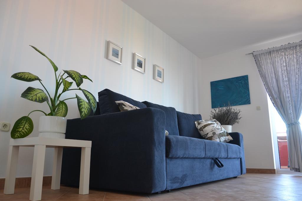 Apartments Roza Медулин Стая снимка